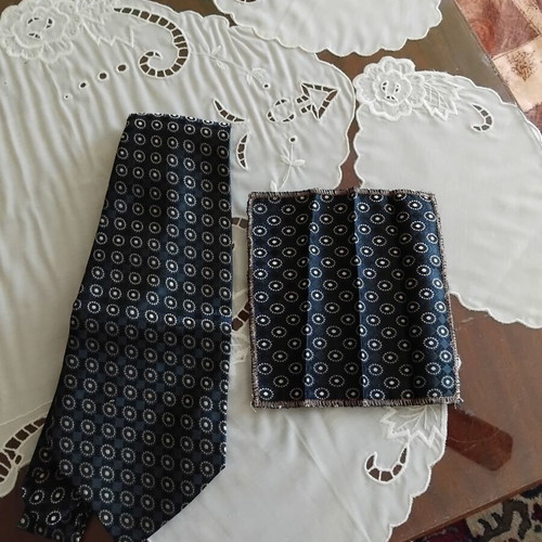 Vintage men's tie and pocket square set, dark blue with geometric pattern