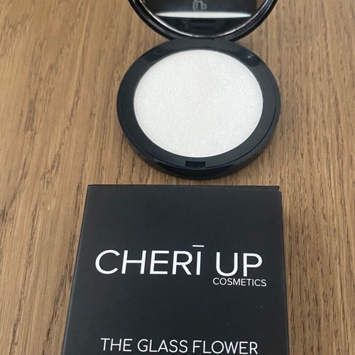 Highlighter Cheri Up The Glass Flower like new