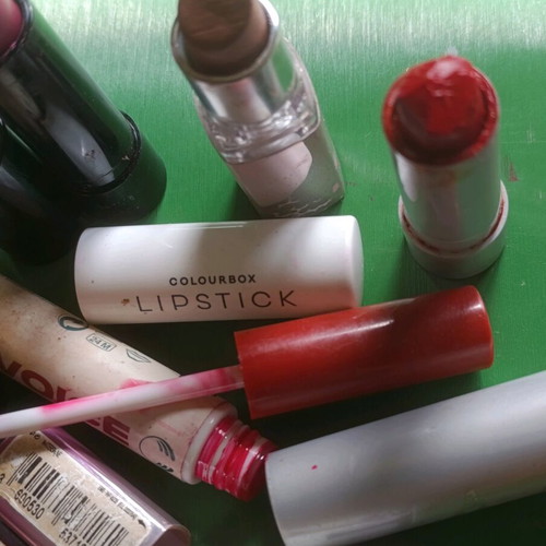 Lipsticks used, set of 7 with plenty of product
