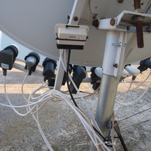 Complete satellite installation with VUSolo2 receiver, Toroidal T90 dish and 1.05m motorized dish