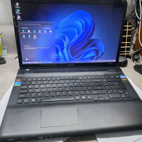 Sony Vaio SVE1713W1EB laptop like new, i7, 16GB RAM, 256GB SSD, Full HD