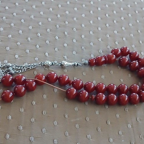 Bakelite komboloi worry beads, 33 beads, Syrian origin