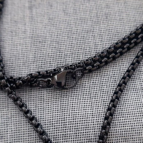 Cross pendant with chain, black stainless steel, large Celtic design