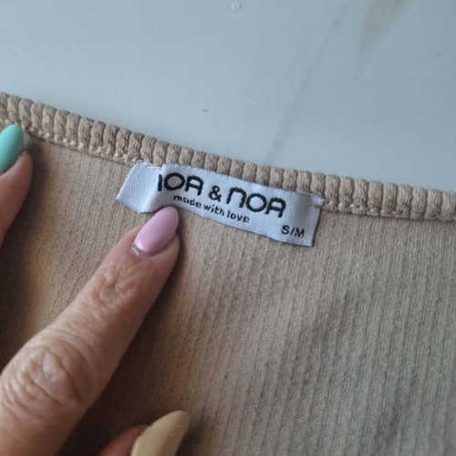 Women's short blouse like new, beige