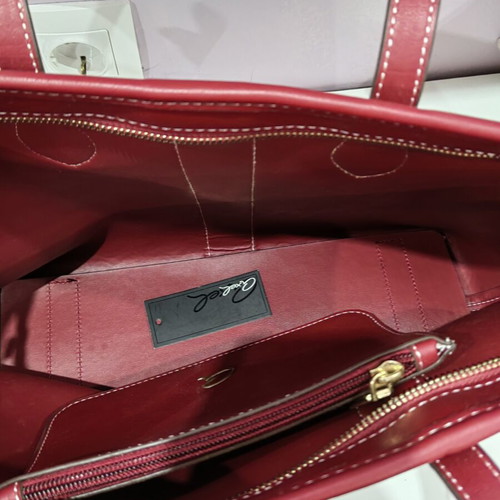 Axel shoulder bag new, large red