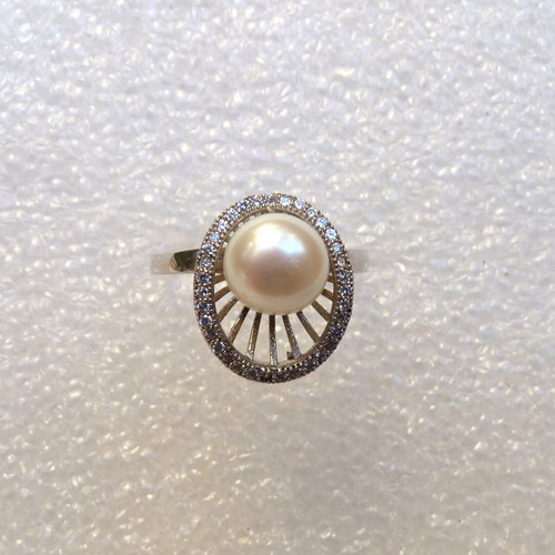 925 Silver ring with pearl and zircon