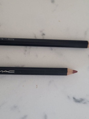 Mac lip liner Stripdown and Bodly Bare used