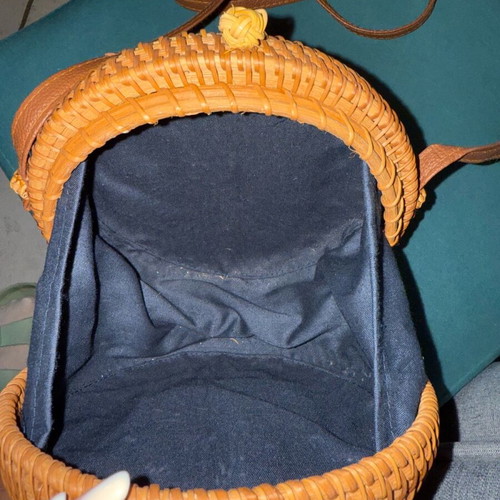 Straw crossbody bag like new