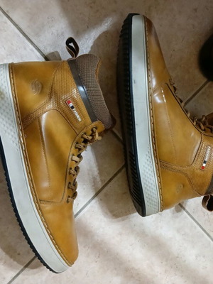 Men's leather boots size 44 like new, classic fashion