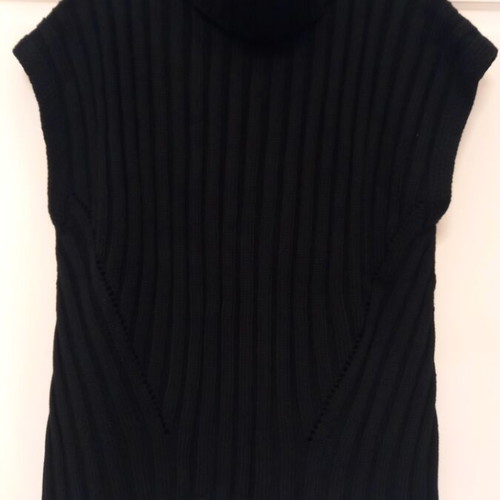 Zara sleeveless sweater, black, size L