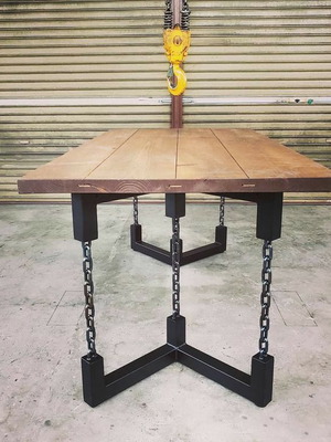 Τραπέζι σαν καινούργιο