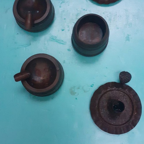 Set of brass ashtrays in excellent condition