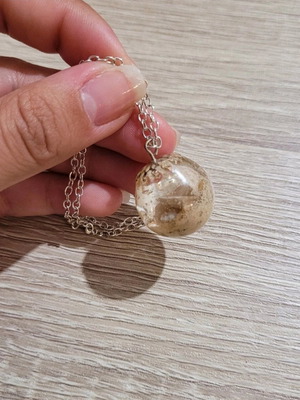 Resin ball necklace with silver chain like new, beige