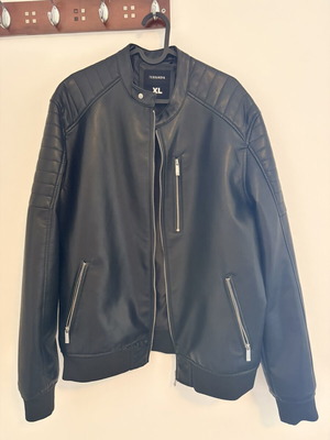 Terranova XL leather jacket, black PU