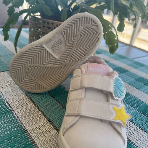 Puma baby sneakers size 20 like new with cute design