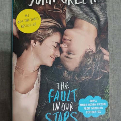 The Fault In Our Stars John Green like new, English book