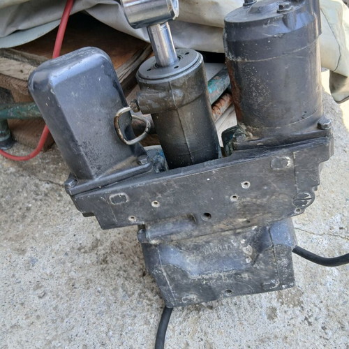 Power Trim Yamaha 115 to 150 IP used, excellent condition