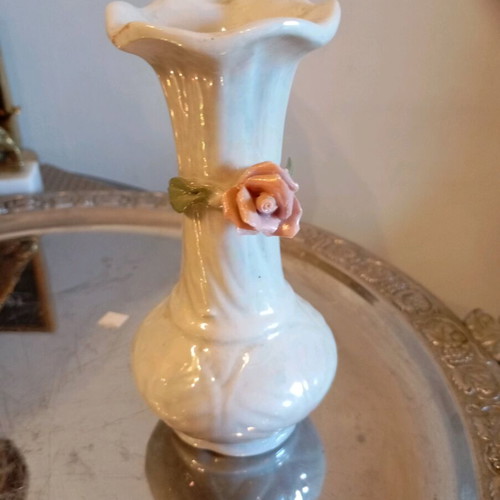 Small porcelain vase like new, vintage