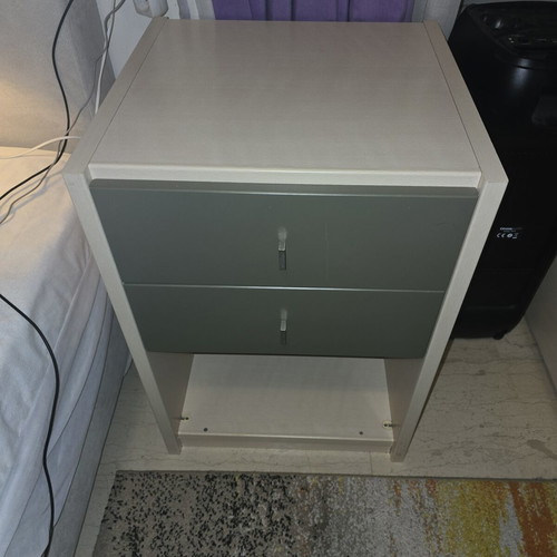 Modeco nightstand with 2 drawers used
