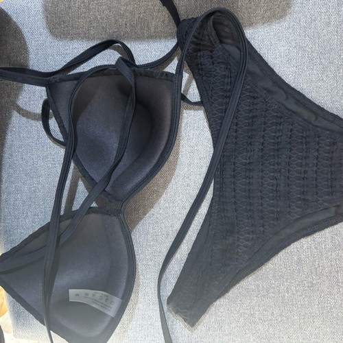 Black bikini set new, sizes S-M flattering fit