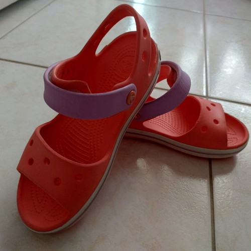 Crocs sandals for girls, coral color, size J1 (32-33)