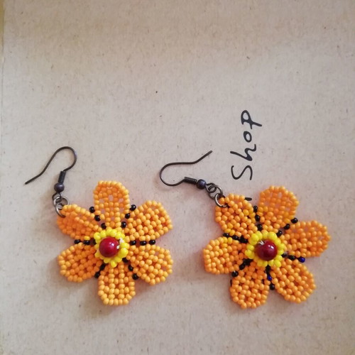Floral earrings like new, orange, handmade from Africa