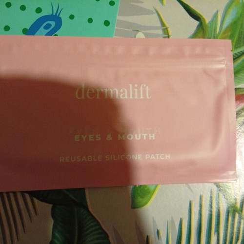 Dermalift pads for eyes and mouth used