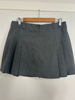 Zara skirt shorts like new, size L with back zipper