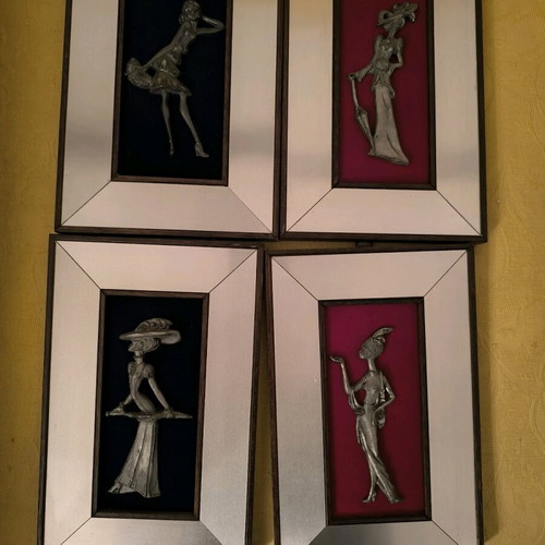 Decorative frames like new, set of 4, metal frame with velvet