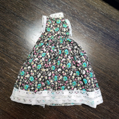 Bibibo dress used with back fastening and slightly frayed sleeves
