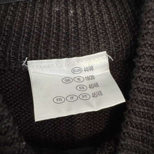 Black pullover with design like new, size 40