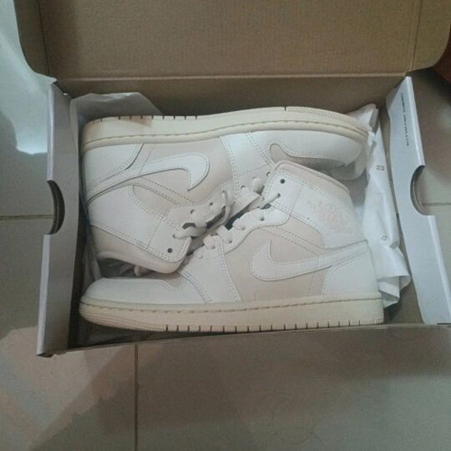 Nike Air Jordan beige new, size 38
