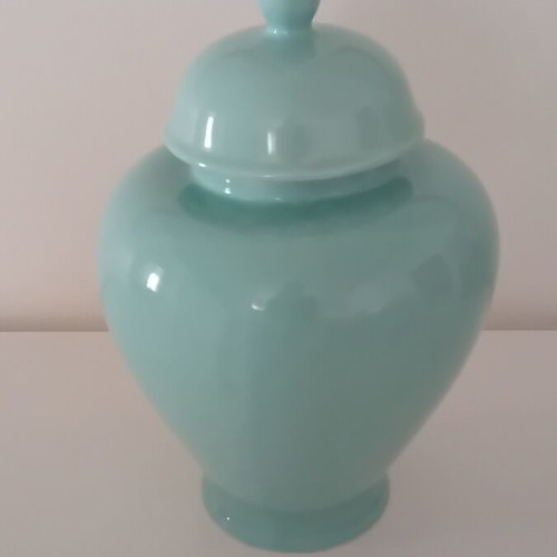 Vintage turquoise ceramic ginger jar with lid, like new