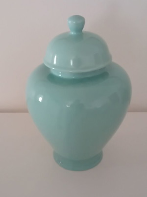 Vintage turquoise ceramic ginger jar with lid, like new
