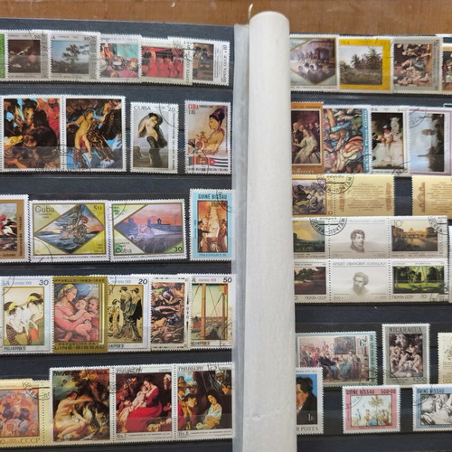 Art Stamp Album like new, A4 16 pages, approx. 500 stamps