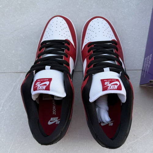 Nike SB Dunk Low Chicago sneakers brand new, size 45, red