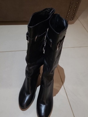 Leather boots size 38 made in Italy like new, black
