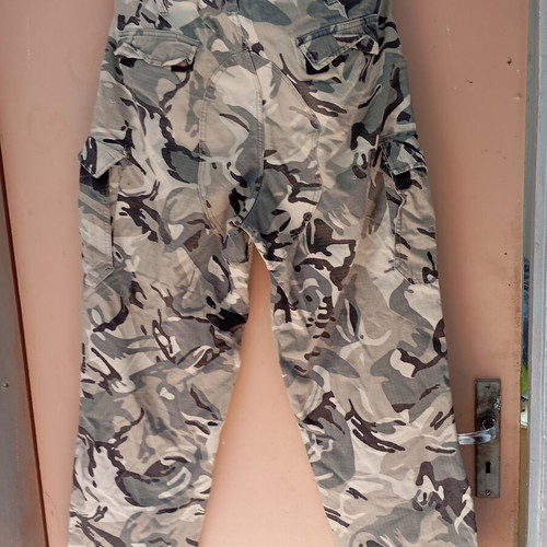 Camouflage vintage army pants size XL used