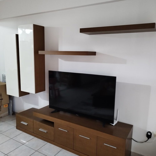TV unit like new with two shelves and two cabinets