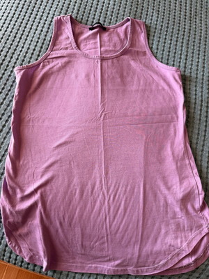 BAYA cotton sports top purple like new, one size