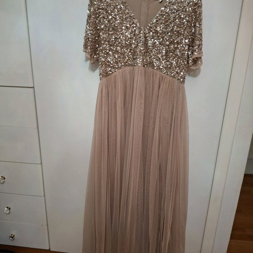 Long dress like new, pink with sequins and tulle