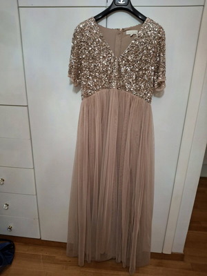 Long dress like new, pink with sequins and tulle