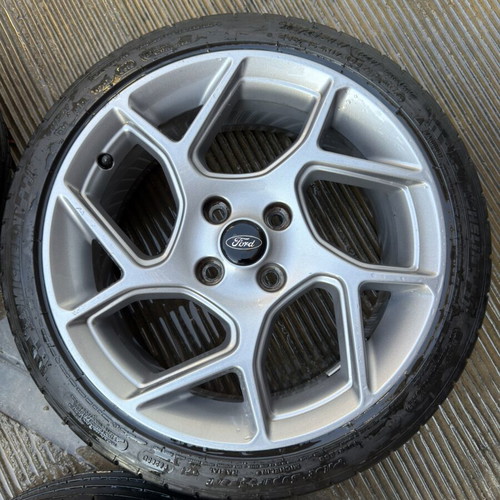 Ford Fiesta ST mk8 17-inch wheels with tires like new