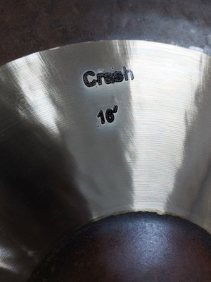 Crash Turkey 16" πιατίνι κράμα Β25 καινούργιο με μπαγκέτες Vic Firth