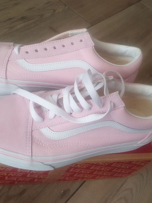 Vans women's pink sneakers size 41, original, unworn