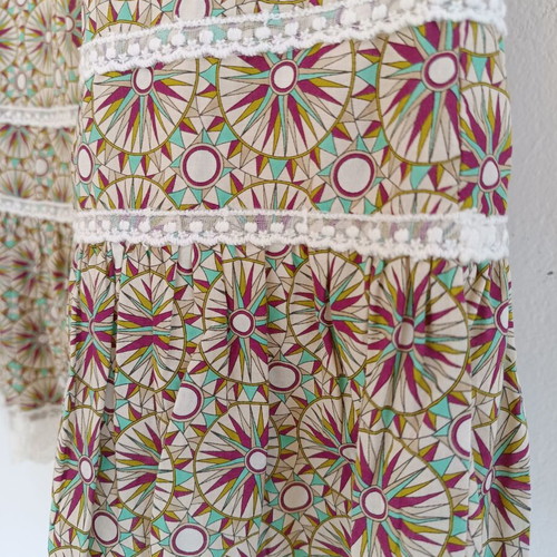 MULTICOLORED DRESS SHORT SIZE LARGE