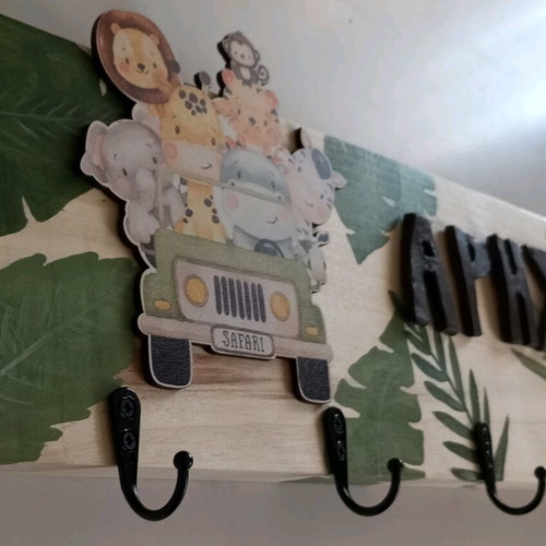 Wooden children's wall hanger with jungle animals