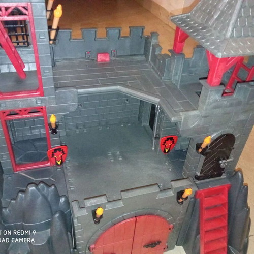Playmobil Rock Castle 3269 Red Dragon Fortress like new