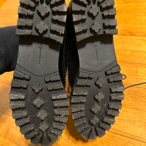 Patent leather moccasins like new, black, size 39