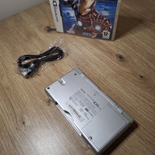 Nintendo DS Lite Silver like new with USB charging cable and game